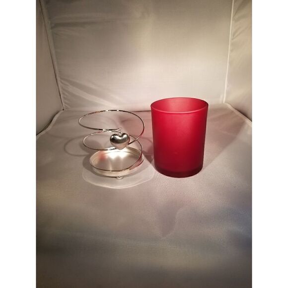 Red frosted spiral heart candle holder - Picture 2 of 4
